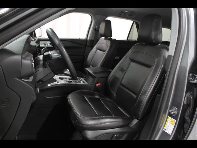 Certified 2024 Ford Explorer XLT w/ Equipment Group 202A AWD/4WD image 6