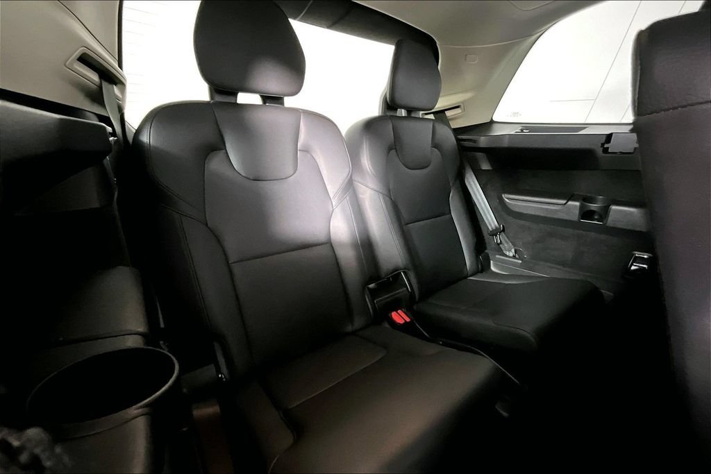 Used 2023 Volvo XC90 B6 Plus AWD/4WD image 28
