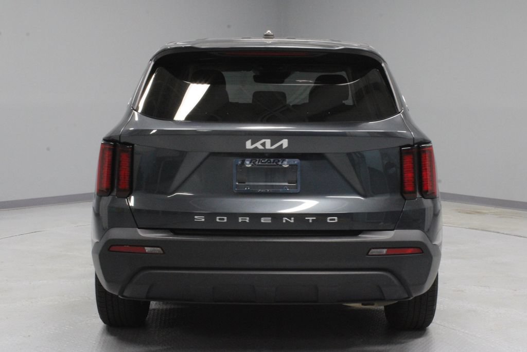 Used 2022 Kia Sorento LX FWD image 10