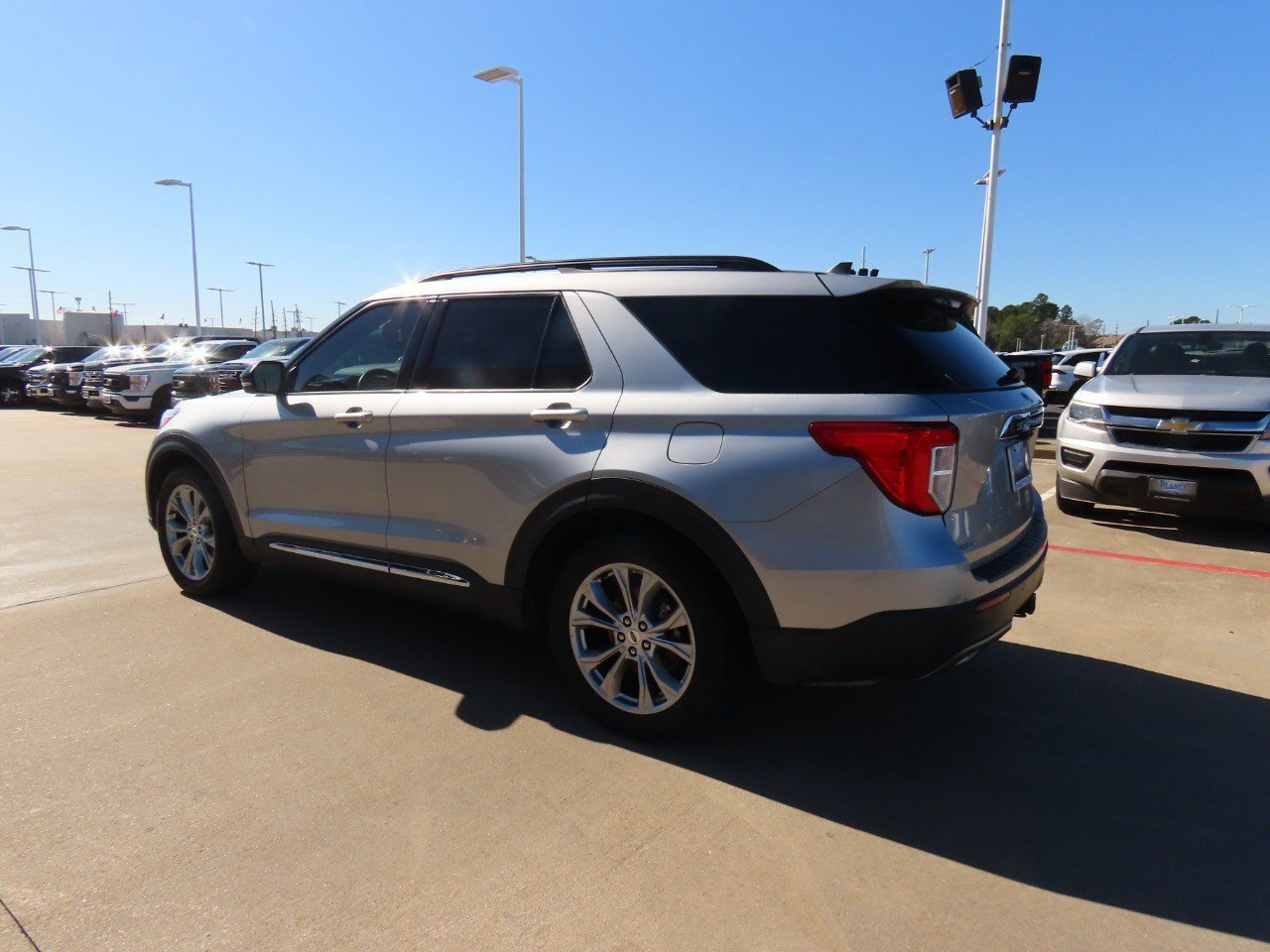 Certified 2022 Ford Explorer XLT w/ Equipment Group 202A image 3