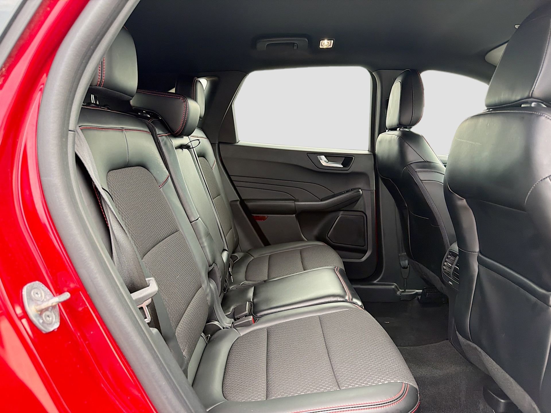 Certified 2024 Ford Escape ST-Line w/ Tech Pack #1 FWD image 32