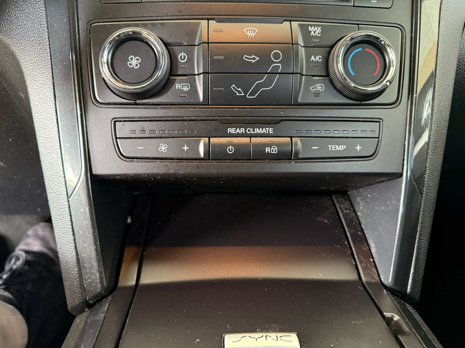 Certified 2017 Ford Explorer XLT AWD/4WD image 17