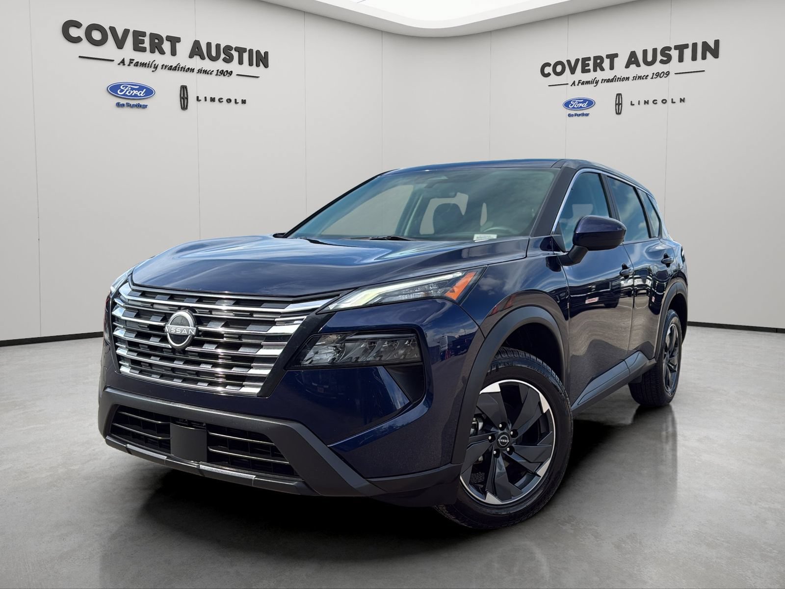 Used 2024 Nissan Rogue SV FWD image 1