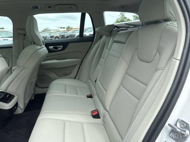 Used 2020 Volvo V60 T5 Inscription FWD image 23