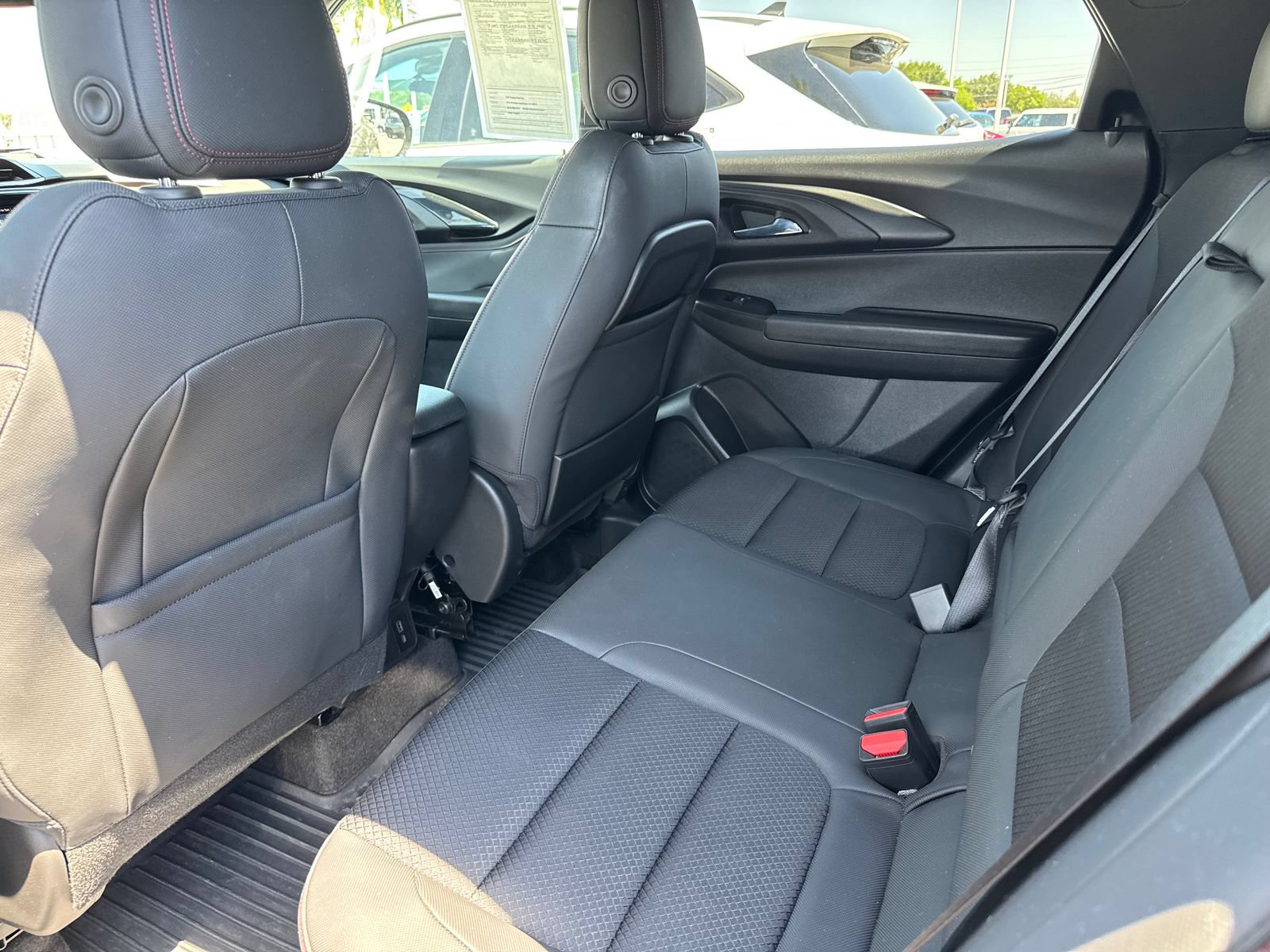 Used 2023 Chevrolet TrailBlazer RS w/ Sun and Liftgate Package FWD image 12
