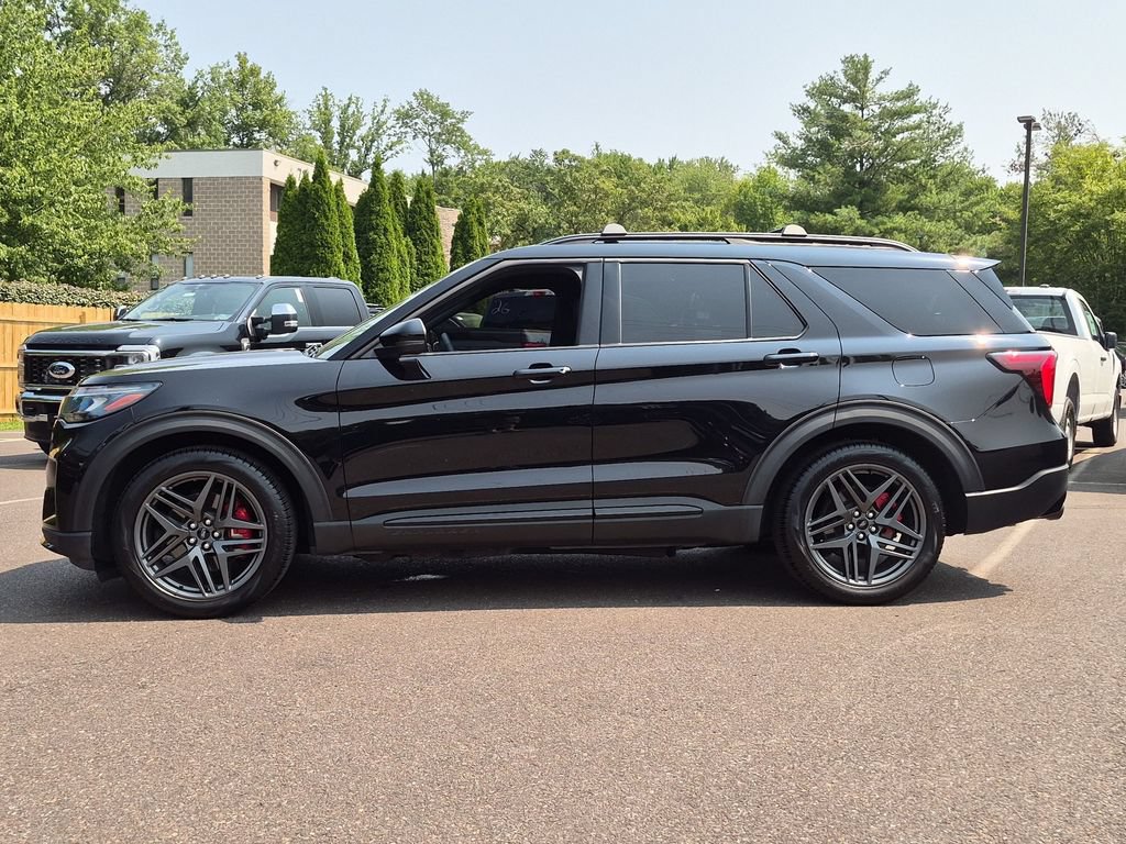 Certified 2025 Ford Explorer ST AWD/4WD image 7