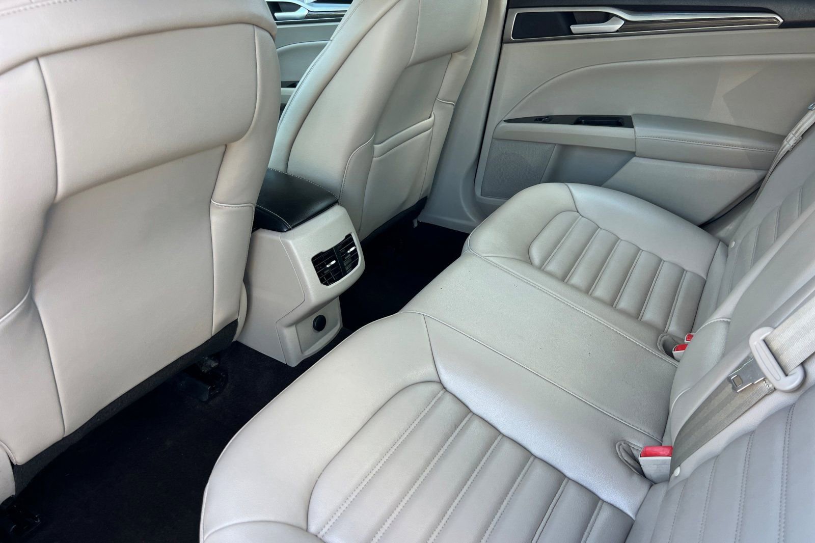 Certified 2020 Ford Fusion SEL FWD image 13
