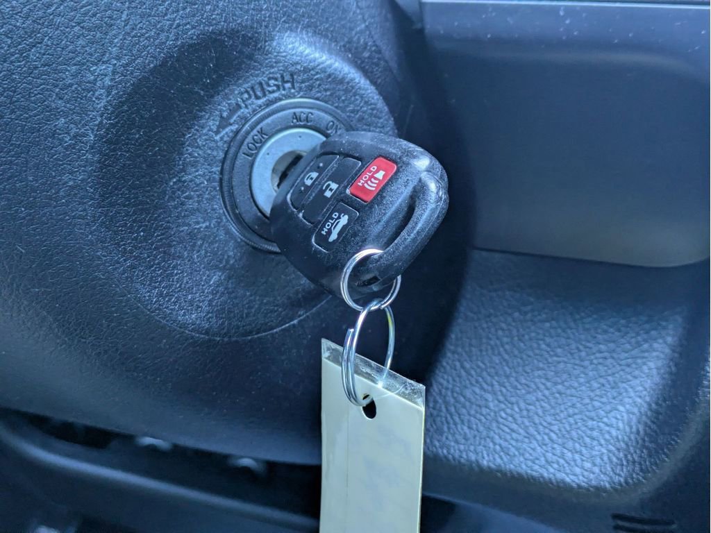 Used 2017 Toyota Camry SE image 18