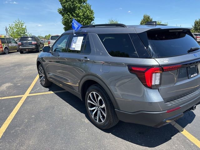 Certified 2025 Ford Explorer ST-Line AWD/4WD image 19