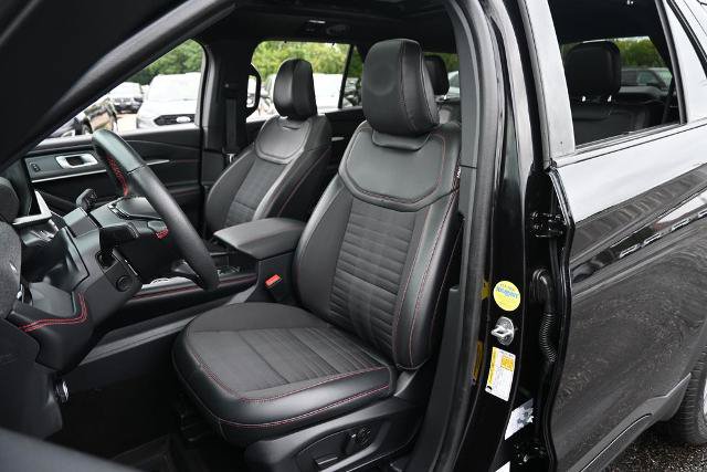 Certified 2025 Ford Explorer ST-Line w/ ST-Line Street Pack AWD/4WD image 23