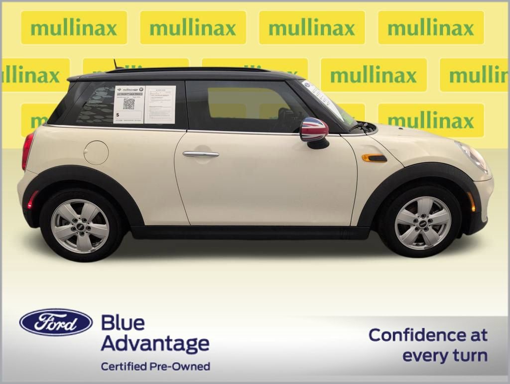 Used 2018 MINI Cooper 2-Door Hardtop image 6