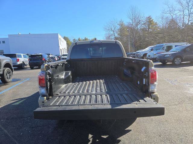 Used 2020 Toyota Tacoma TRD Sport w/ Technology Package image 11