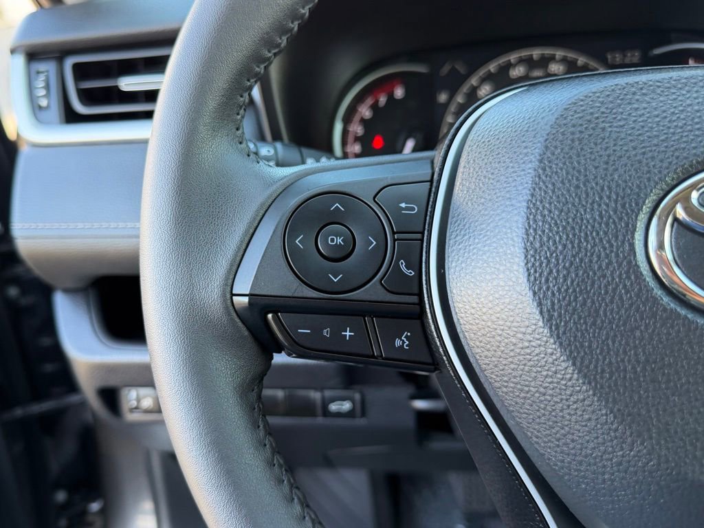 Used 2023 Toyota RAV4 XLE Premium image 22