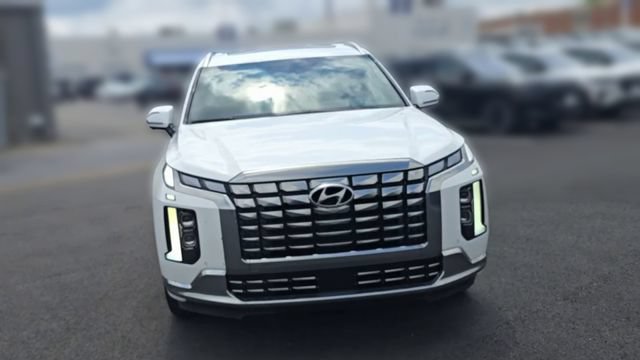 Used 2024 Hyundai Palisade Calligraphy FWD image 4