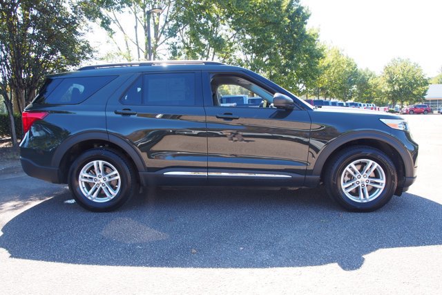Certified 2022 Ford Explorer XLT w/ Equipment Group 202A image 6