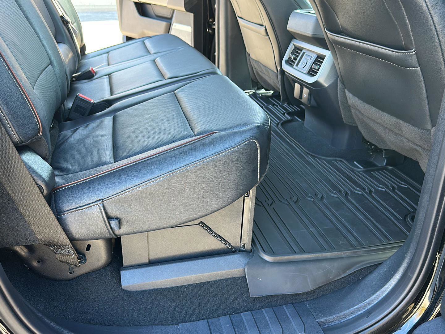 Certified 2023 Ford F450 Lariat w/ Lariat Ultimate Package image 24