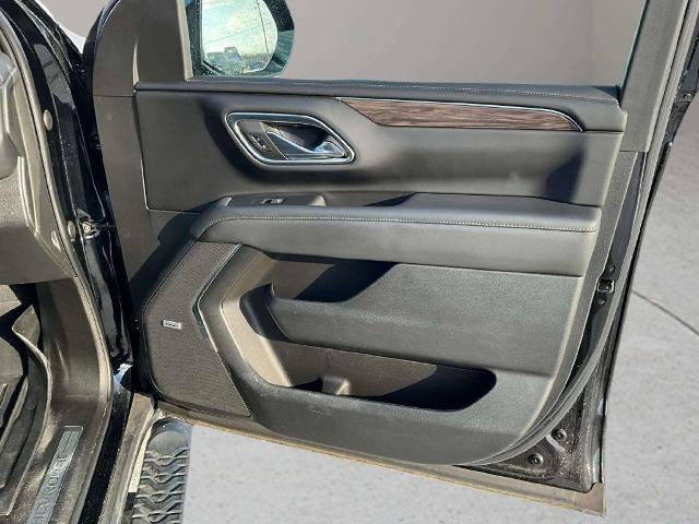 Used 2022 Chevrolet Suburban Z71 w/ Z71 Off-Road Package AWD/4WD image 21