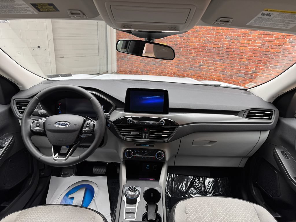 Certified 2023 Ford Escape Active AWD/4WD image 14