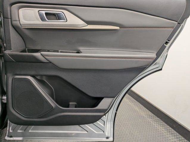 Certified 2025 Ford Explorer Active image 26