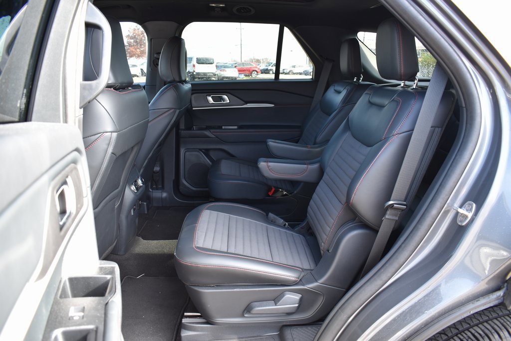 Certified 2025 Ford Explorer ST-Line w/ Premium Package image 14