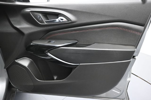 Used 2025 Chevrolet Trax RS w/ Driver Confidence Package FWD image 26