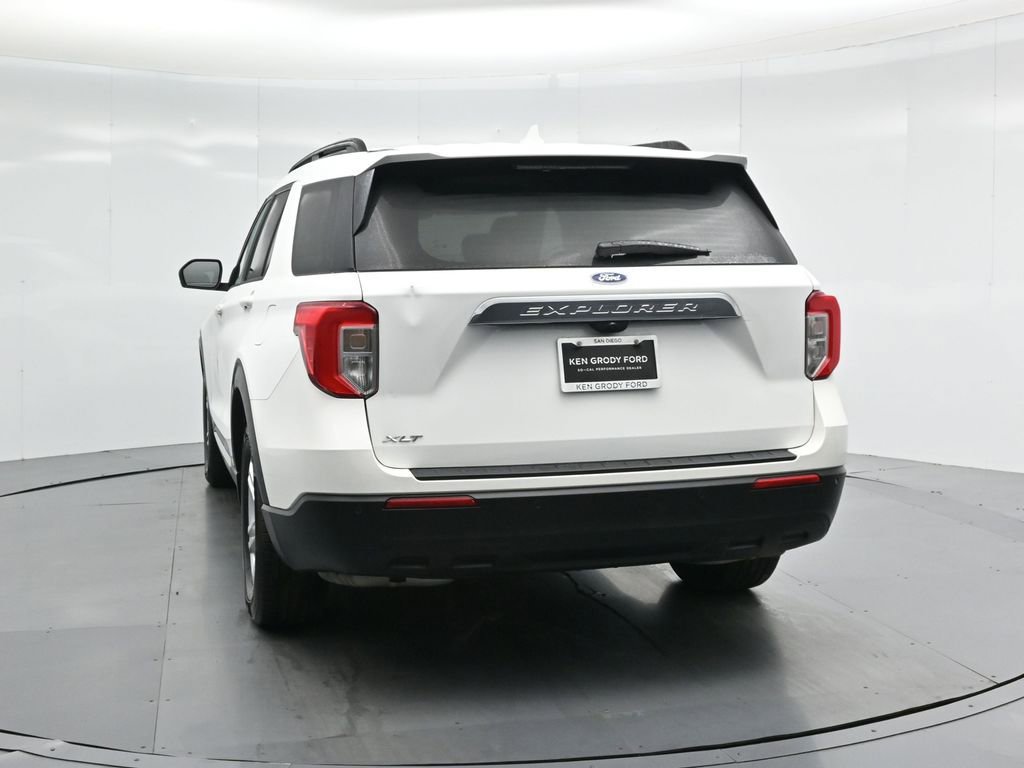 Certified 2023 Ford Explorer XLT image 32