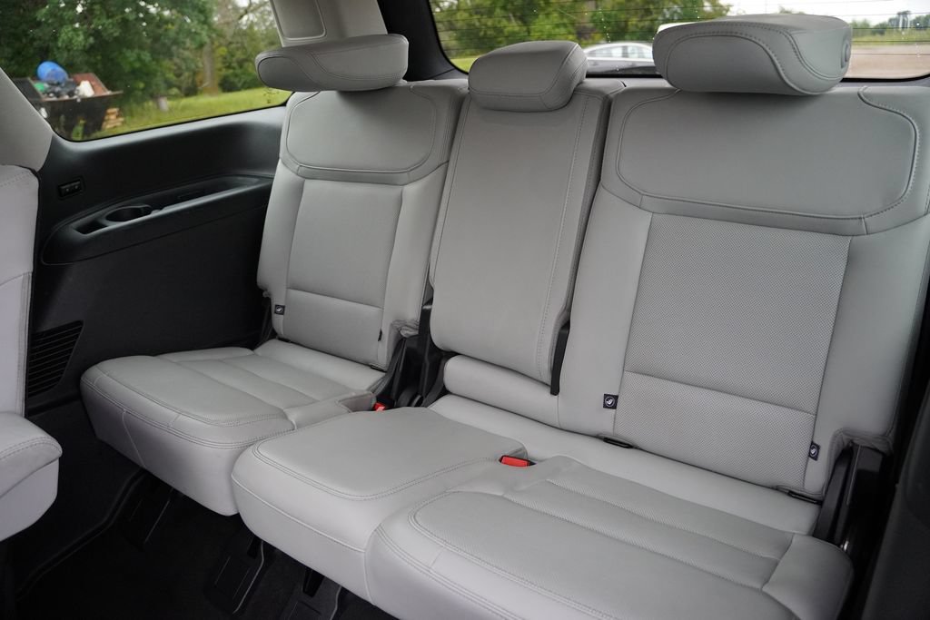 Certified 2025 Ford Expedition Platinum AWD/4WD image 17