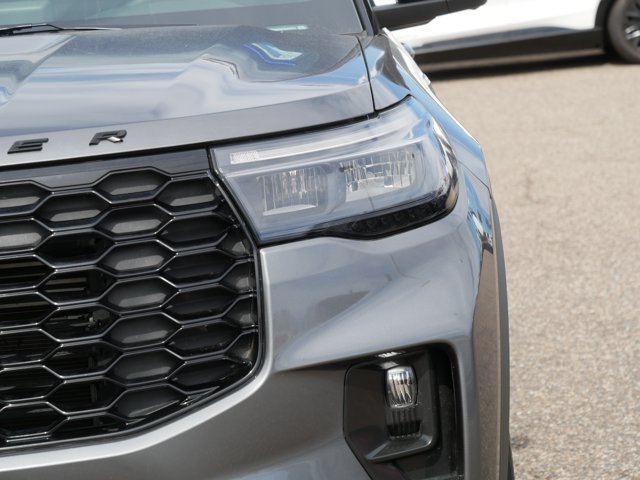 Certified 2026 Ford Explorer ST-Line AWD/4WD image 10