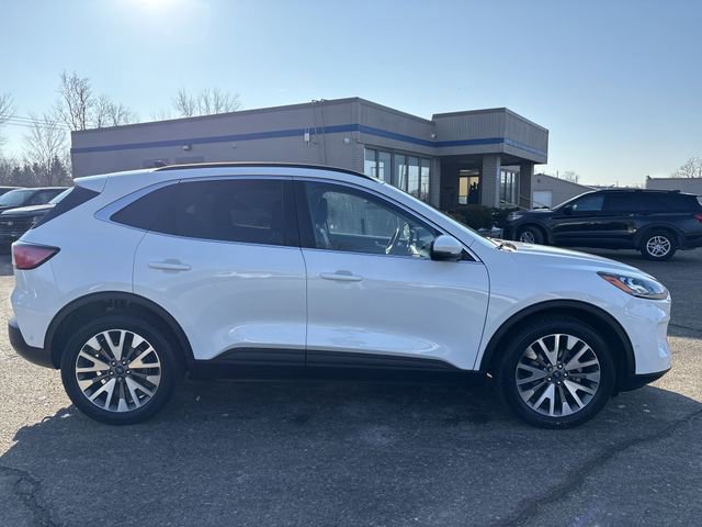 Certified 2020 Ford Escape Titanium image 3