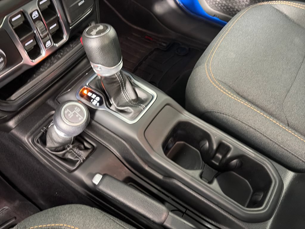 Used 2024 Jeep Wrangler Unlimited Sahara AWD/4WD image 22