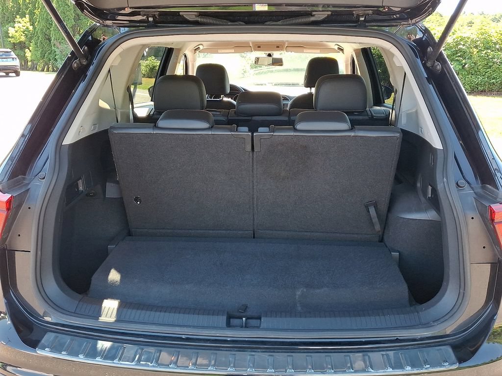 Used 2019 Volkswagen Tiguan SE FWD image 28