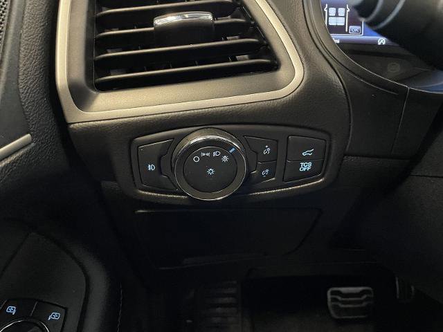 Certified 2022 Ford Edge ST-Line w/ Class II Trailer Tow Package image 17