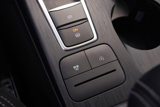 Certified 2025 Ford Escape Active AWD/4WD image 18