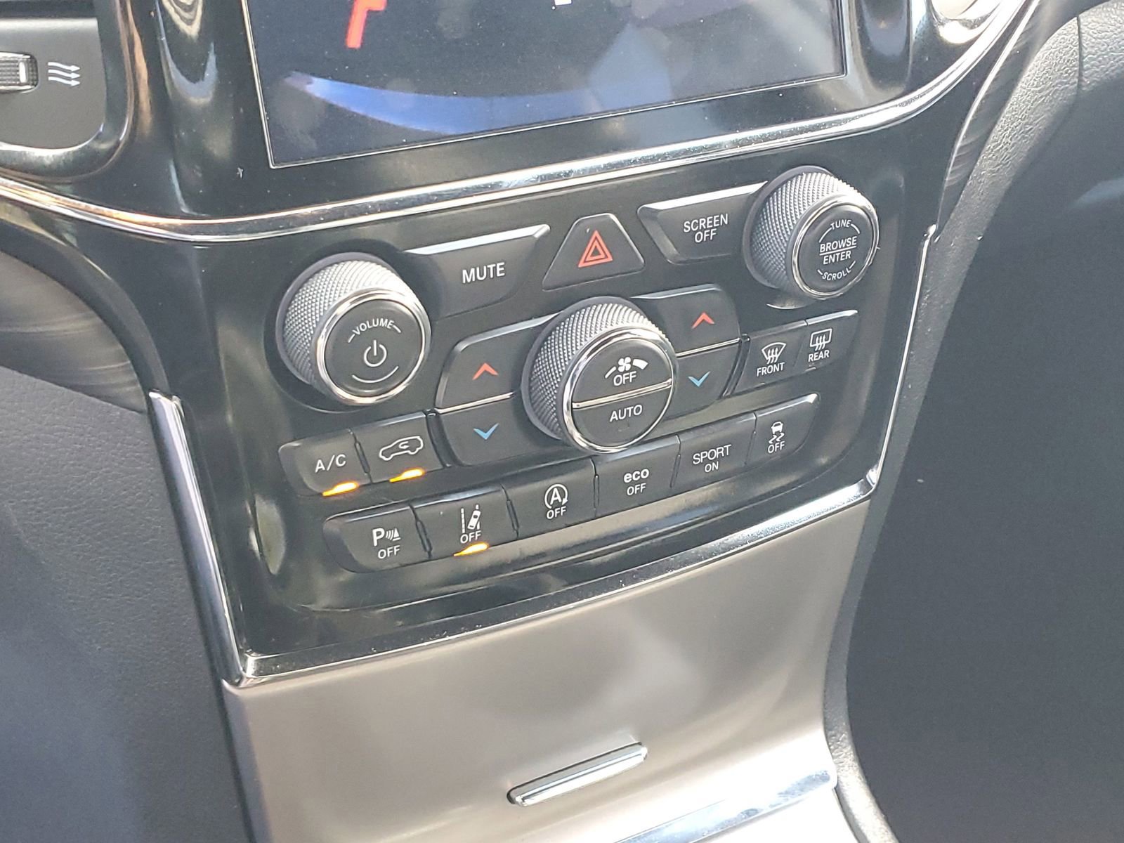 Used 2021 Jeep Grand Cherokee Laredo X image 27