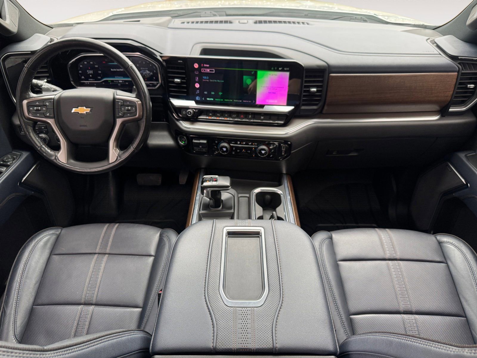 Used 2022 Chevrolet Silverado 1500 High Country w/ High Country Premium Package image 11