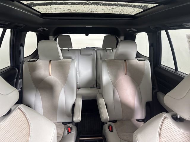 Used 2024 Toyota Grand Highlander AWD Hybrid image 14