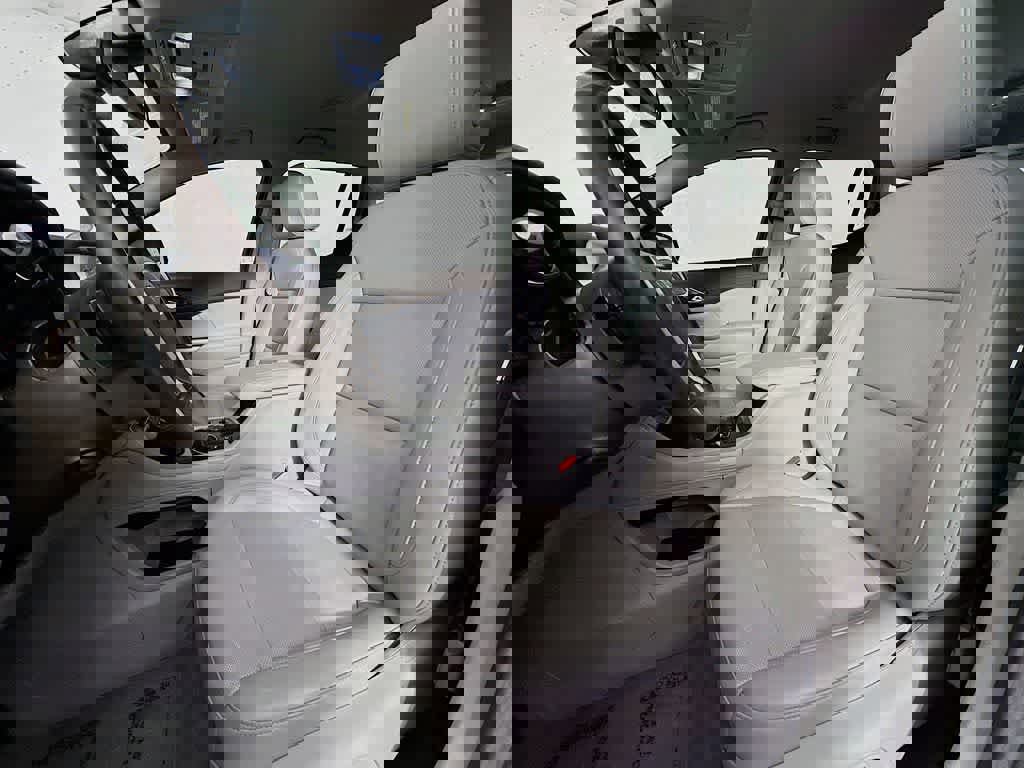 Used 2023 GMC Acadia SLT w/ Preferred Package image 15