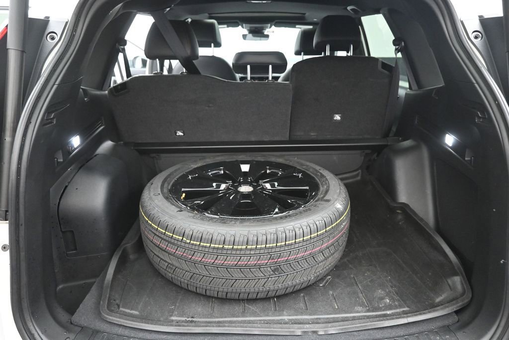 Used 2024 Honda CR-V Sport Touring image 2