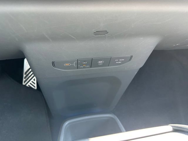 Used 2024 Kia EV9 GT-Line AWD/4WD image 25