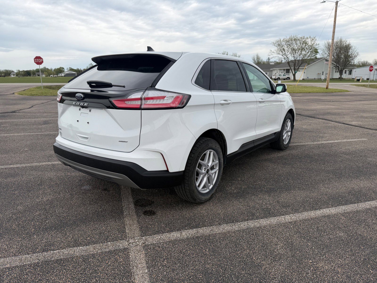 Certified 2023 Ford Edge SEL w/ Convenience Package AWD/4WD image 3