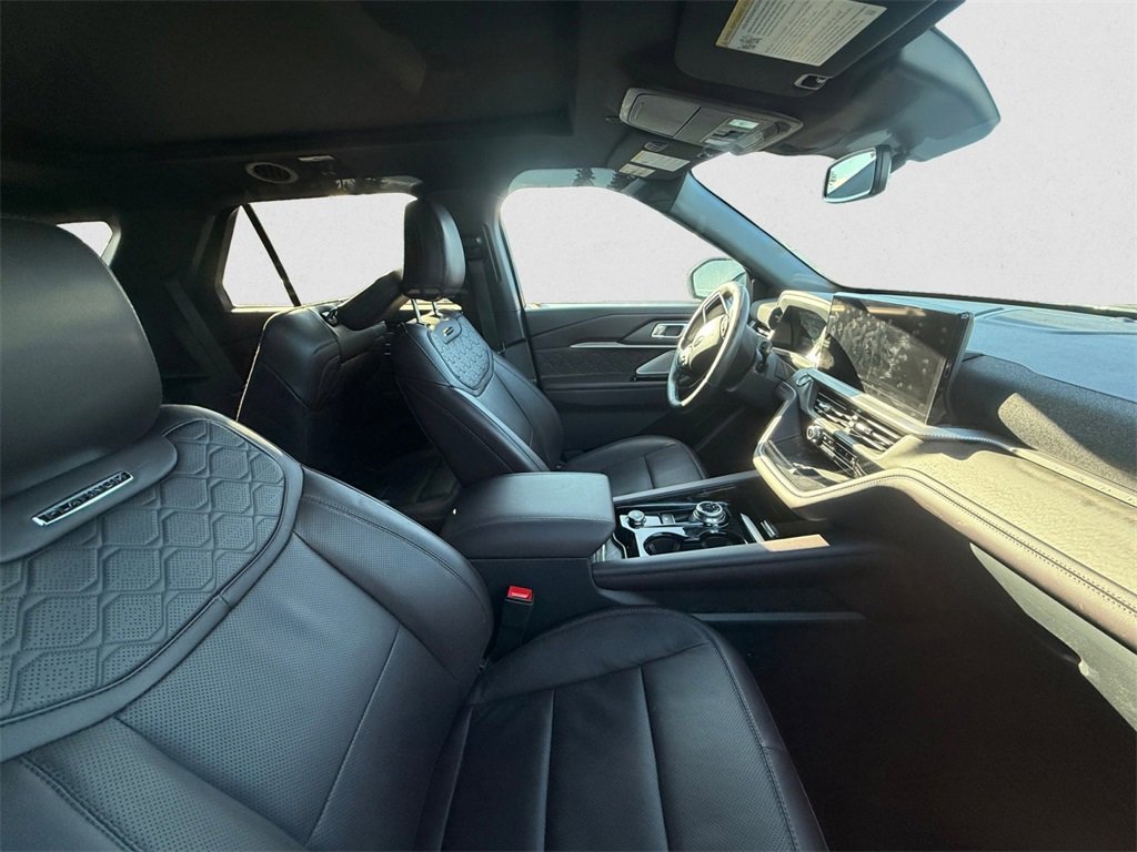 Certified 2025 Ford Explorer Platinum w/ LUX Leather Package image 10