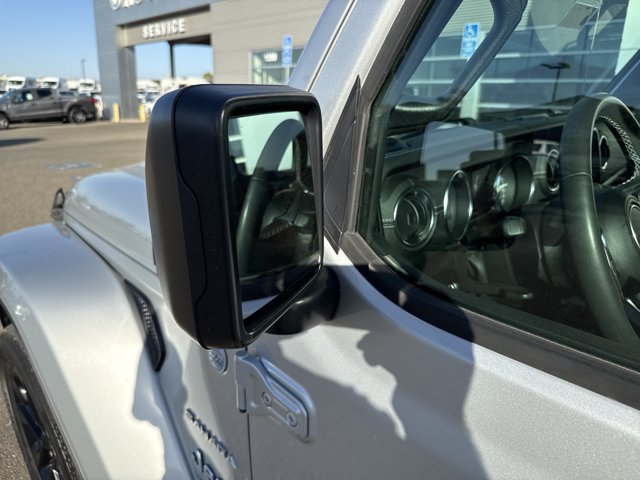 Used 2023 Jeep Wrangler Unlimited Sahara AWD/4WD image 9