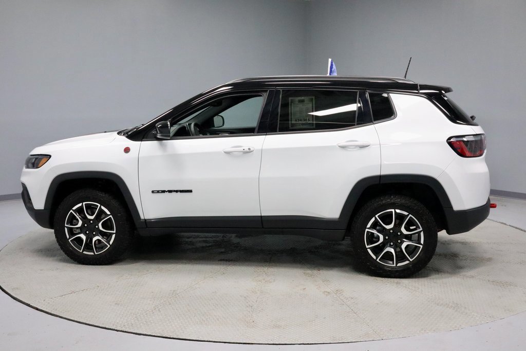 Used 2024 Jeep Compass Trailhawk w/ Trailer Tow Group image 2