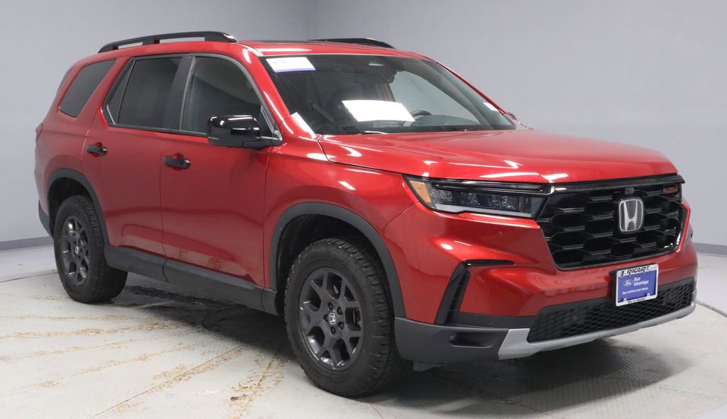 Used 2025 Honda Pilot TrailSport image 1
