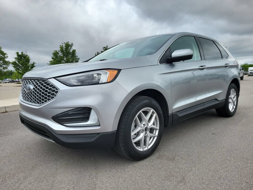 Certified 2023 Ford Edge SEL AWD/4WD image 2
