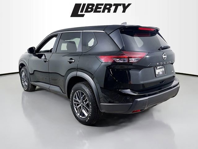 Used 2024 Nissan Rogue S image 3