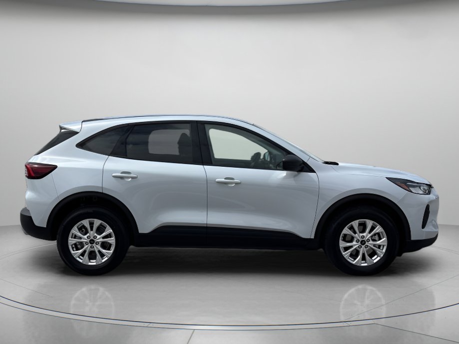 Certified 2025 Ford Escape Active AWD/4WD image 2