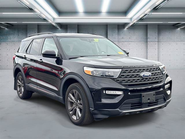 Certified 2023 Ford Explorer XLT w/ Equipment Group 202A AWD/4WD image 3