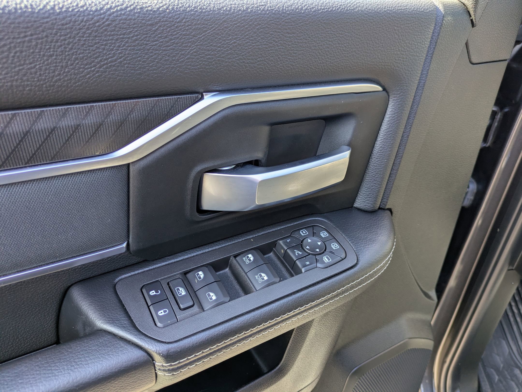 Used 2025 RAM 2500 Big Horn AWD/4WD image 15
