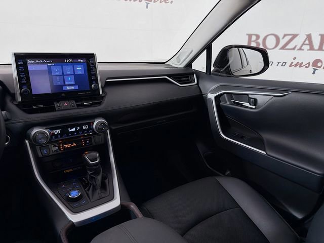 Used 2022 Toyota RAV4 Limited AWD/4WD image 28